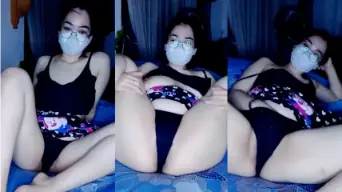 Abg Malming Ngangkang Nemenin Pascol Video by NoBokep