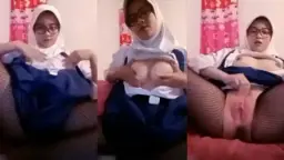 Hijab Ukhti Pakai Baju Daun Masih Muda VCS Video by FapHouse Hijab Ukhti Pakai Baju Daun Masih Muda VCS Video by FapHouse