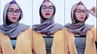 Ukhty Yulia Liveshow Pamer Belahan Toket Video by xHamster