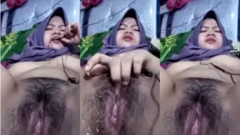 Jilbab Semok Sange Pengen Diewe Video by TXXX
