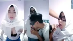 Jeslyn Cantik Jilbab SM4 Mulus Diewe Pacar LIVE Video by KingBokep